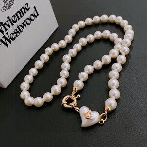 Vivienne Westwood Women's Pearl Necklace